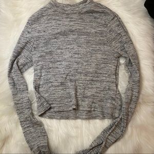 Gray long-sleeve crop top